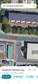 Foto: Schlaglöcher vor der Einfahrt Notaufnahme  