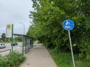 Foto: Schild beklebt - Haltestelle Fontane Bus-Haltestelle  