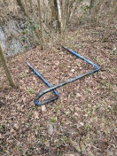 Foto: Fahrradständer aus Teich geforscht  