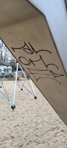 Foto: Rutsche beschmiert  