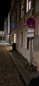Foto: Doppelte Beschilderung absolute Halteverbote  