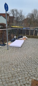 Foto: Sperrmüll Ecke Hausnummer 8 