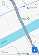 Foto: Fahrtrichtung Hauptbahnhof - starke Verschmutzung Fahrbahn und Querungsbereich  