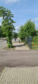 Foto: Signifikante Einschränkung des Lichtraumprofil Gehweg  