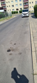 Foto: Allseits Öl auf den Parkstreifen  