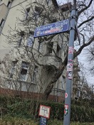 Foto: Diverse Schilder beklebt 