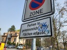 Foto: Schild wurde beklebt 