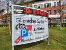 Foto: Schild &quot;Glienicker Spitze&quot; wurde beschmiert und beklebt 