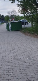 Foto: Umgekippter Container  