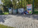 Foto: Verunreinigung, Abfallbehälter kaum noch zugänglich  