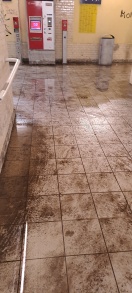 Foto: Bahnhof steht unter Wasser  