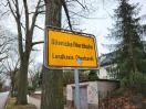 Foto: Ortsschild beklebt 