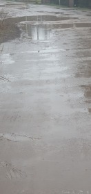 Foto: Große Schlaglöcher  