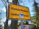 Foto: Ortsschild beklebt 