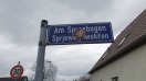 Foto: Beklebtes Straßenschild 
