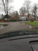 Foto: Tiefe Löcher durch Pfützen nicht einsehbar  