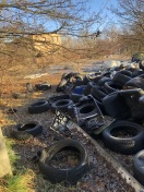 Foto: Illegales Reifen- und Mülllager 
