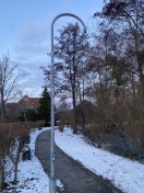 Foto: Parklaterne fehlt. Defekt.  