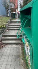 Foto: Gefährliche Altkleiderkontainer 