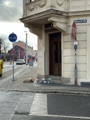 Foto: Zwei Mülltüten mit Inhalt 