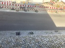 Foto: Loch im Pflaster an der Durchfahrt 
