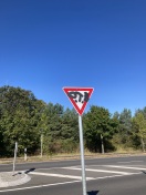 Foto: Verkehrszeichen beschmiert  