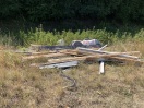 Foto: Renovierungsmüll am Wegesrand 