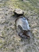Foto: Gefährlicher Müll auf Waldspielplatz 