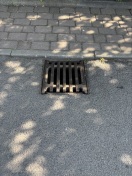 Foto: Nach Kanalreinigung, sind beiden Gullydeckel defekt!!! 