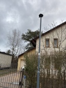 Foto: Straßenlaterne seit Juni 24 defekt  