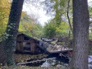 Foto: umgestürzte Hütte 