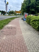 Foto: Gehweg nach Bauarbeiten nicht richtig gemacht  
