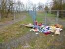 Foto: Müll in der Landschaft - Quenz 3x 