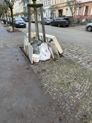 Foto: Sperrmüll liegt seit Wochen 